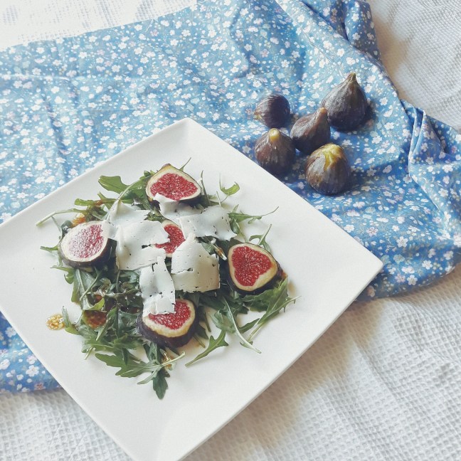Ensalada de rúcula con higos