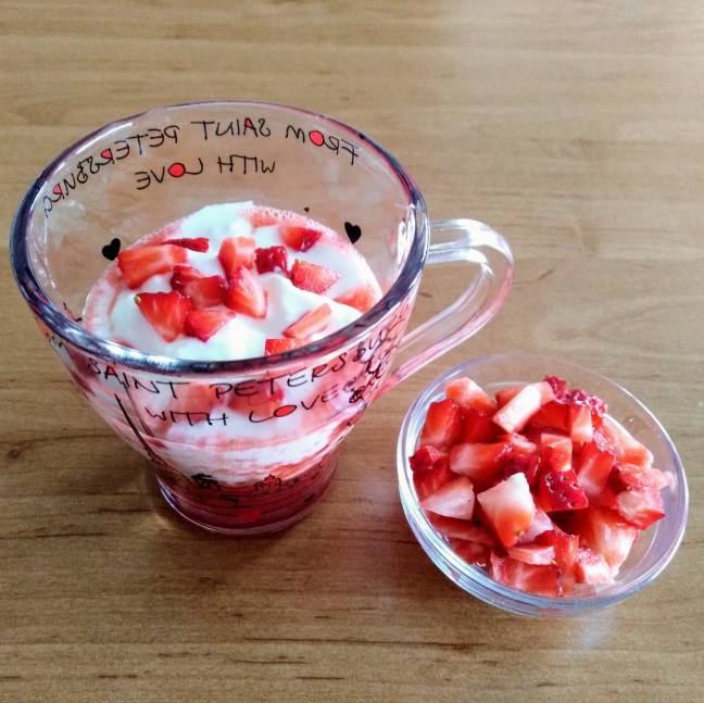 Fresas con yogur natural